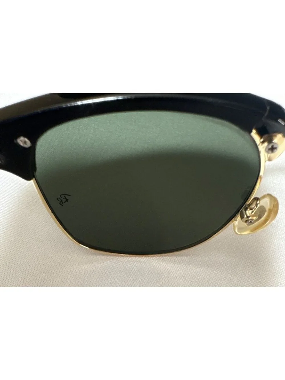 Ray-Ban Clubmaster Sunglasses Black Frame Gold Trim Green Lenses with Brown Case - Picture 7 of 16